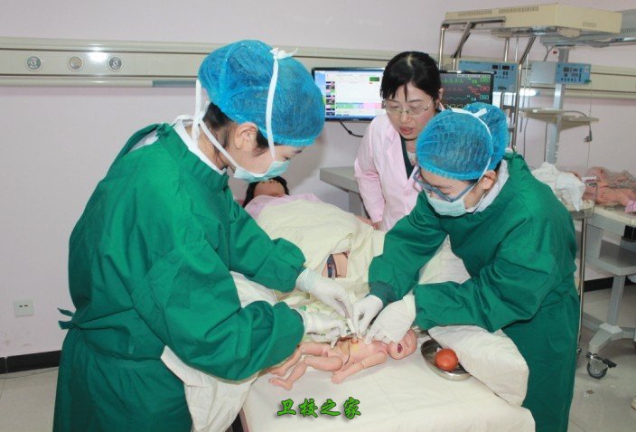 助产士在减少孕产妇死亡和患病方面起着